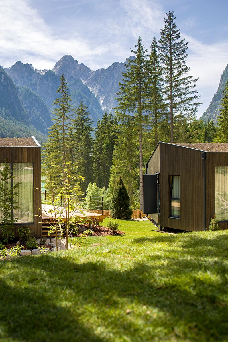 Skyview-Chalets at Lake Dobbiaco 