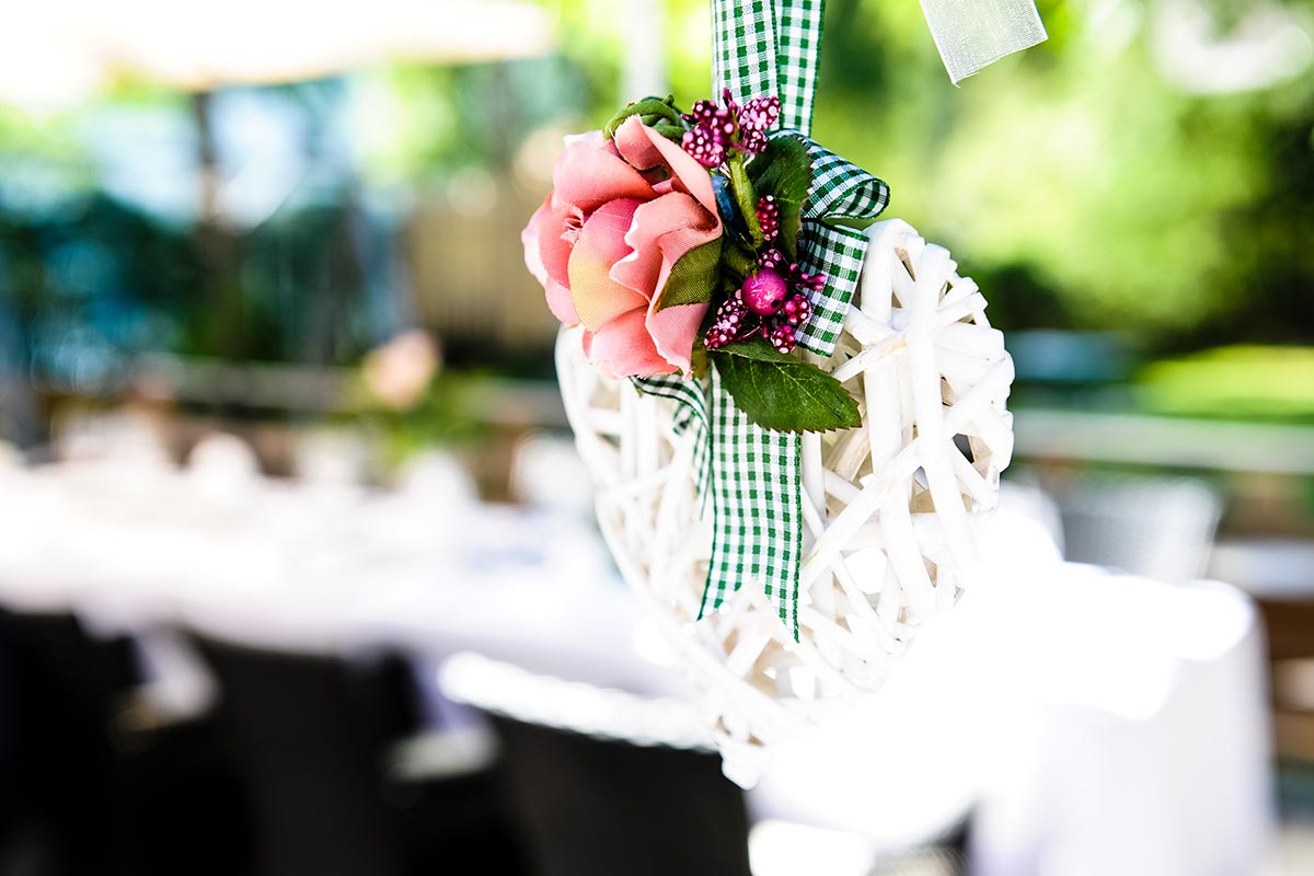 Impressioni di ristorante - dettaglio - decorazione con rosa - Camping Toblacher See